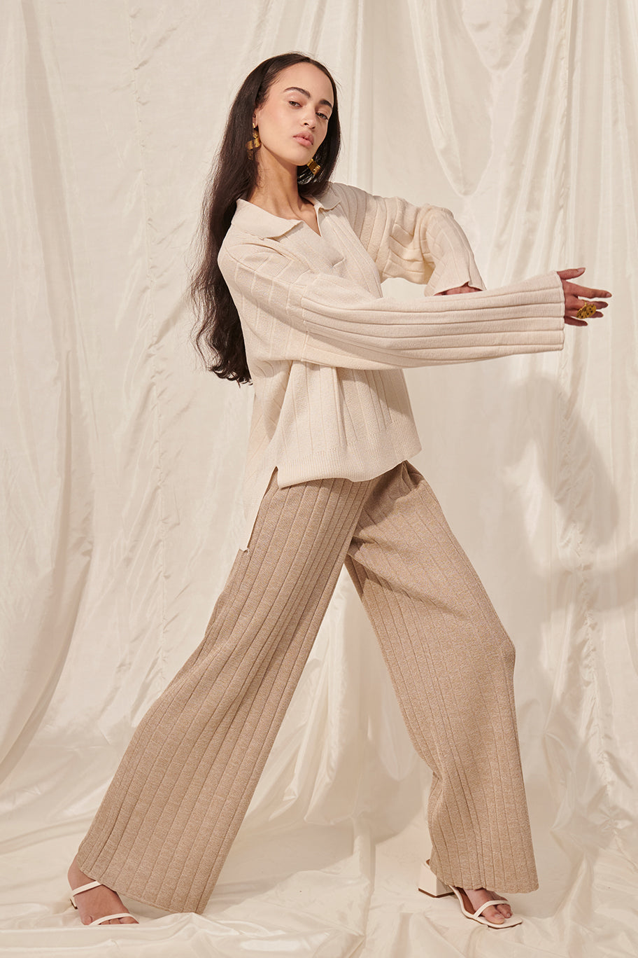 Load image into Gallery viewer, GIGI SWEATER
