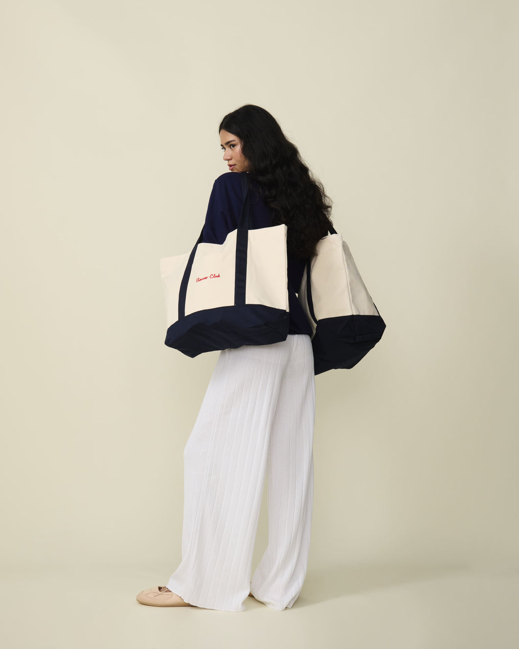 Load image into Gallery viewer, FLOWER CLUB TOTE
