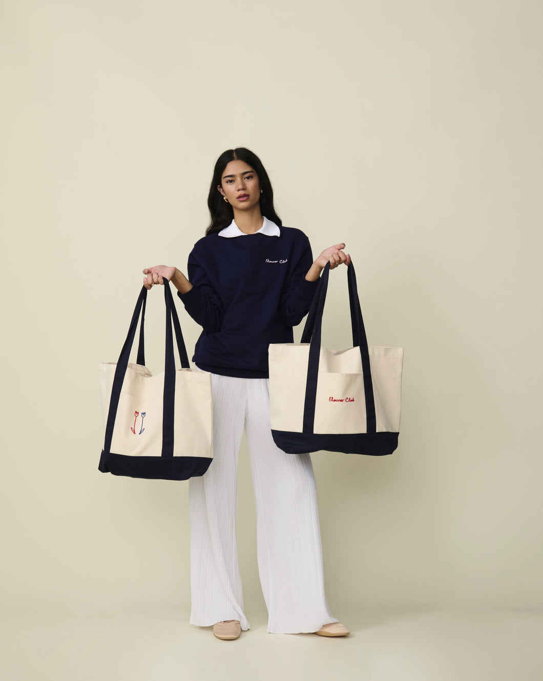 Load image into Gallery viewer, FLOWER MOTIF TOTE
