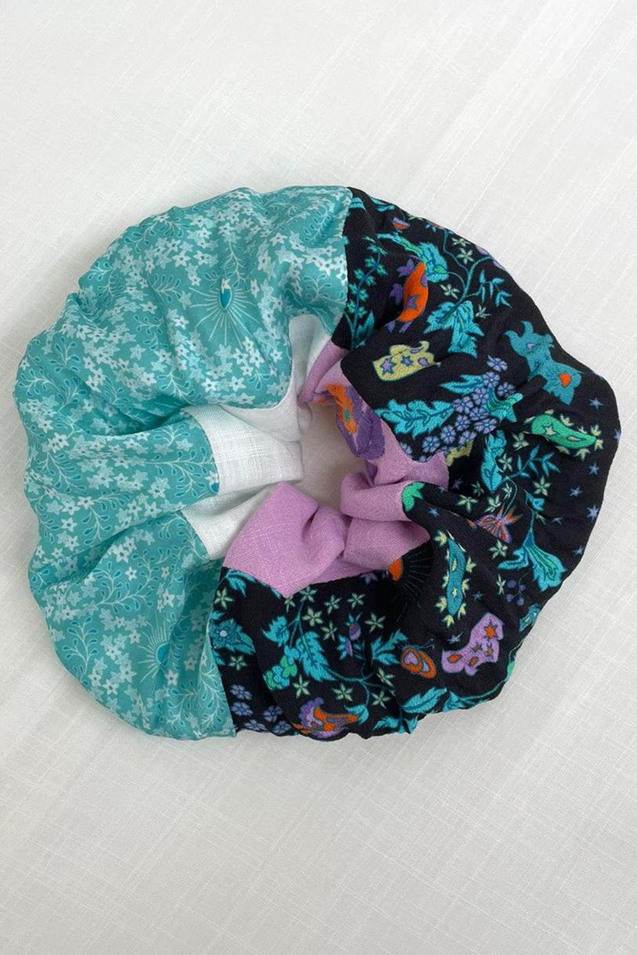 Load image into Gallery viewer, SCRAP SCRUNCHIE
