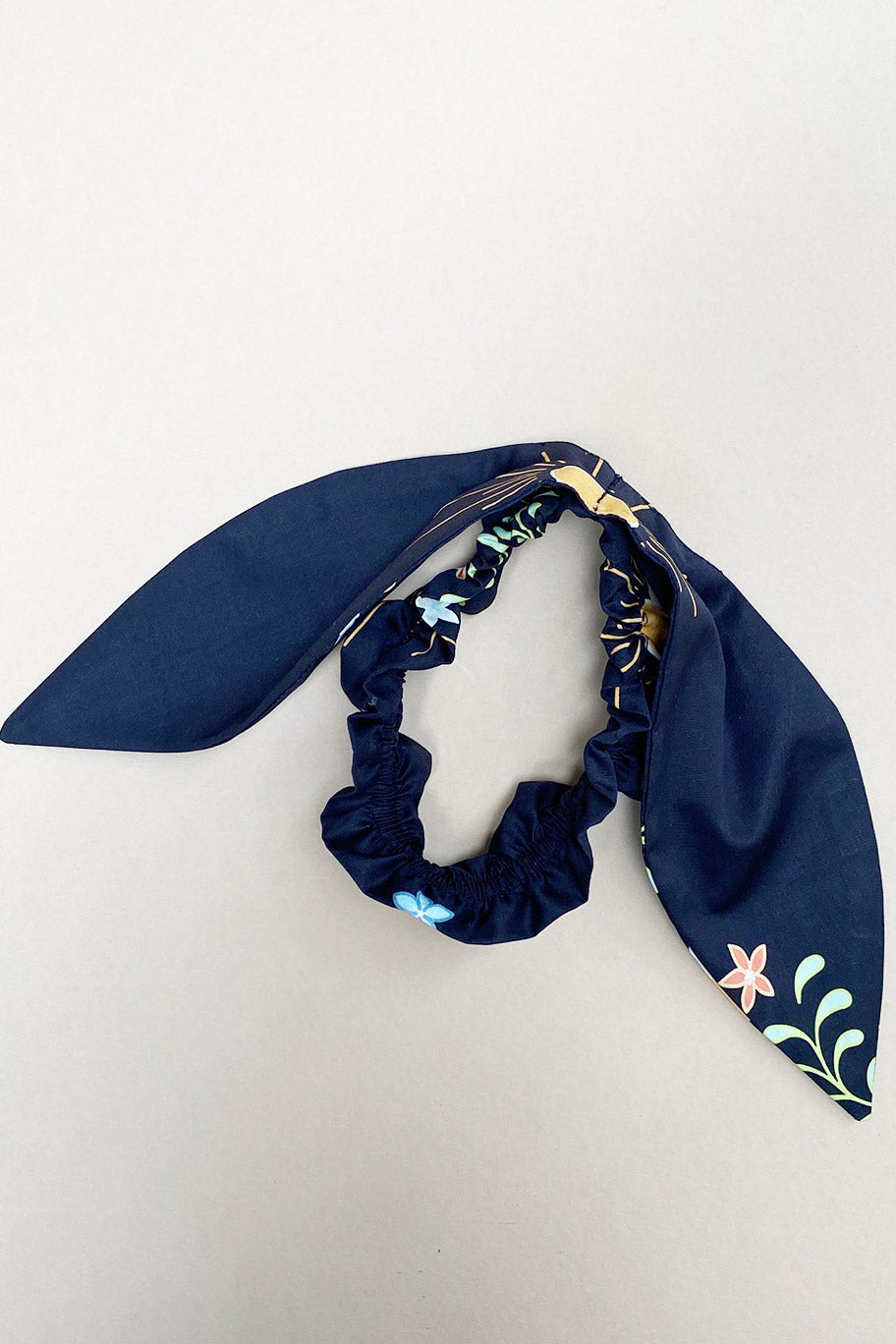 BOW SCRUNCHIE