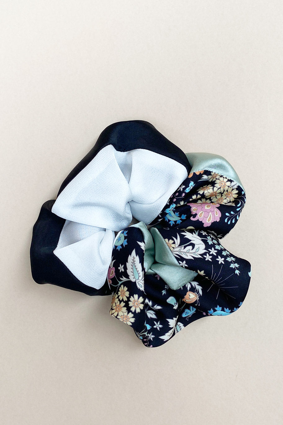 SCRAP SCRUNCHIE